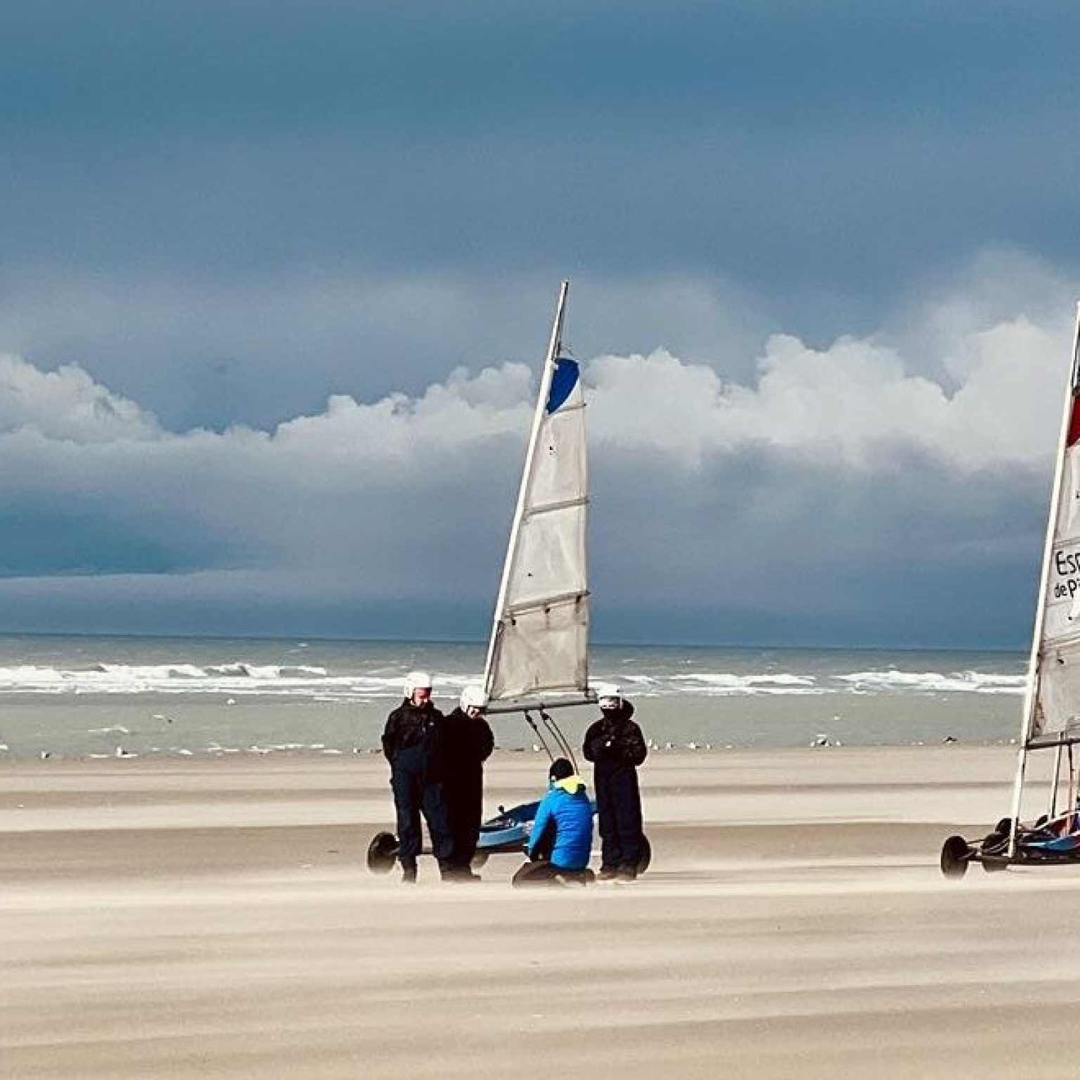 char à voile sur la plage de Fort Mahon et Quend Plage au coeur de la baie de somme
