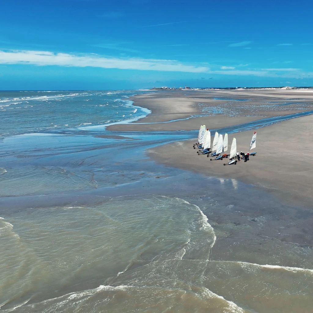 Char à voile sur la plage de Fort Mahon près du Touquet Paris Plage